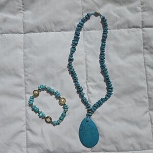 Turquoise Beaded Necklace and Bracelet Set